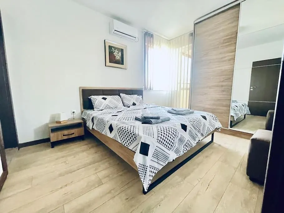 Elegance Estate - Free Parking Apartment Varna