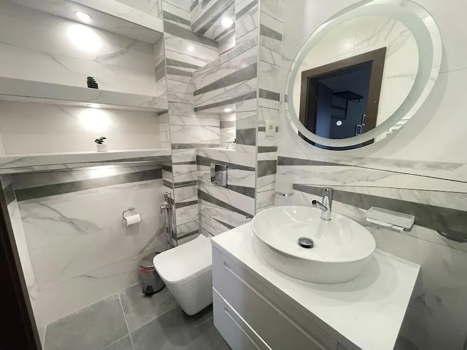 Elegance Estate - Free Parking Apartman Várna