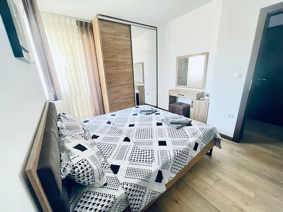 Elegance Estate - Free Parking Apartman Várna