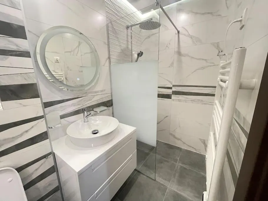 Elegance Estate - Free Parking Apartman Várna